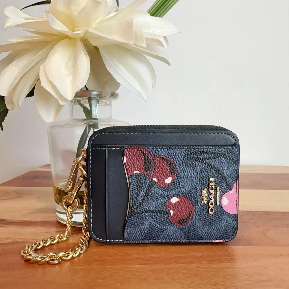 NWT Coach Zip Card Case In Signature Canvas With Cherry Print - Picture 1 of 5